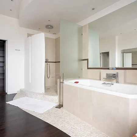 Luxury 4 Bedroom Eiffel Tower View Paris Extérieur photo