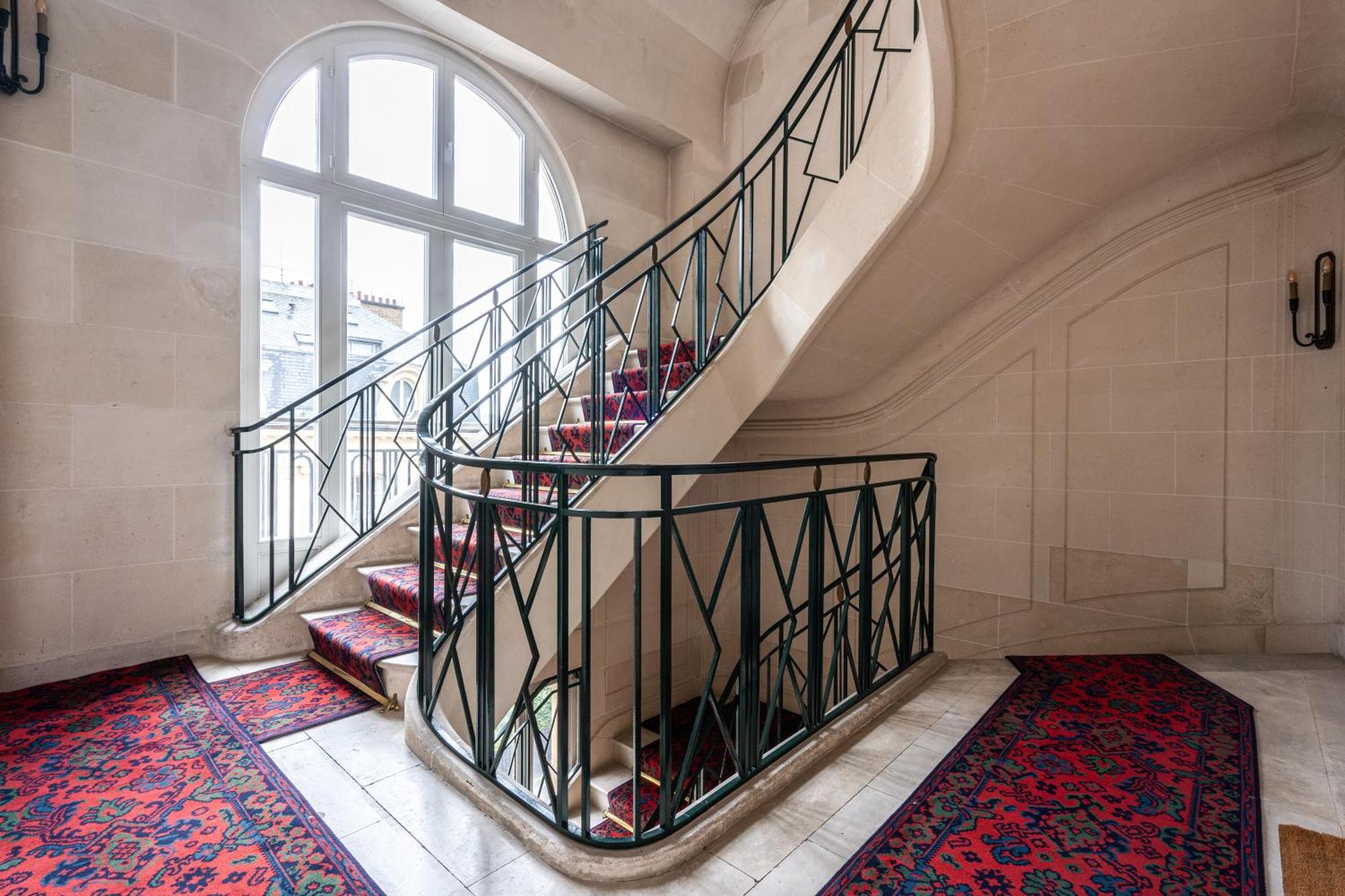 Luxury 4 Bedroom Eiffel Tower View Appartement